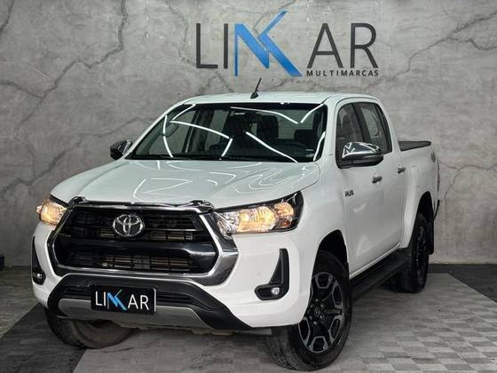 TOYOTA HILUX 2.8 D-4D TURBO DIESEL CD SR 4X4 AUTOMÁTICO